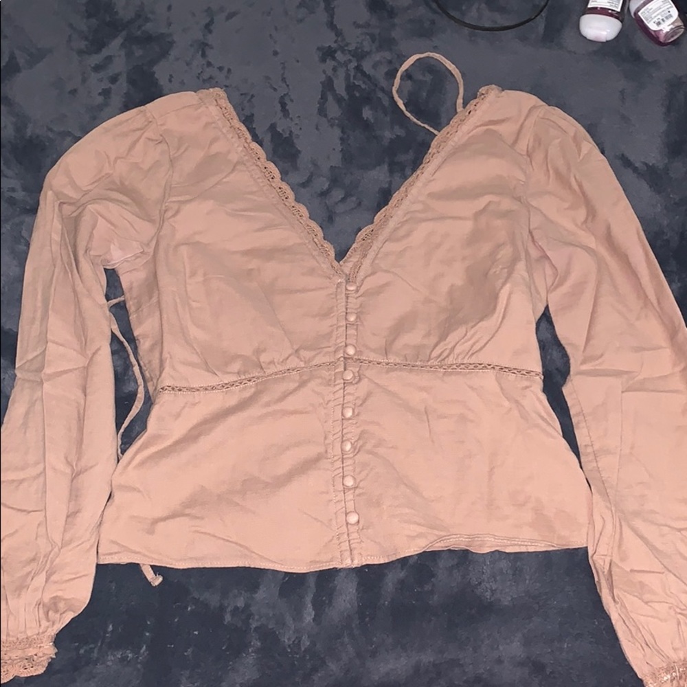 Women’s long sleeve v neck top